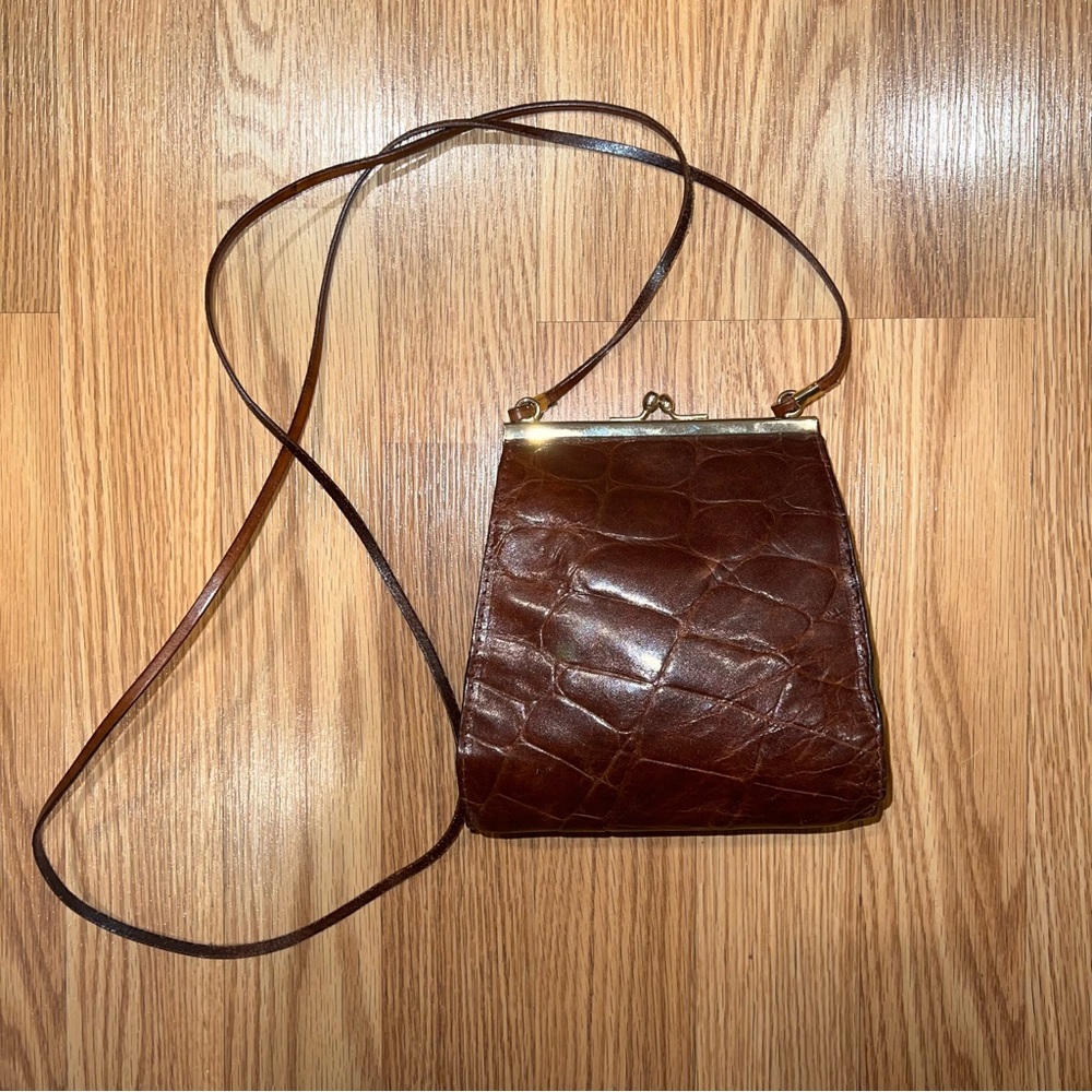 Vintage Georgetown Leather Design embossed leather double kiss mini crossbody